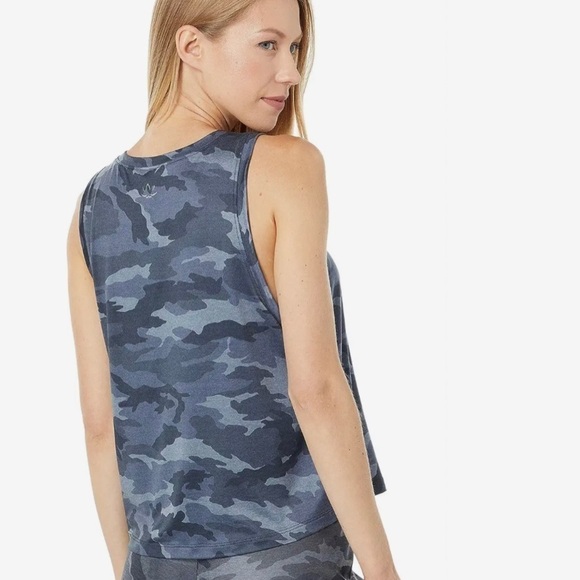 Beyond Yoga Camouflage Tank Tee Shirt | Size Medium - Picture 4 of 8